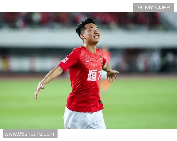 足球号码30球星崛起之路解析 聚焦未来之星的成长与挑战