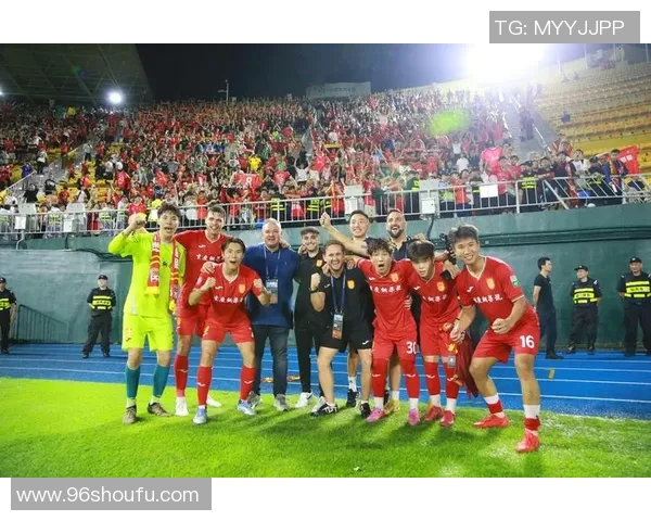 五个字的足球球星有哪些他们的球场风采与成就盘点 五个字的足球球星有哪些他们的球场风采与成就盘点